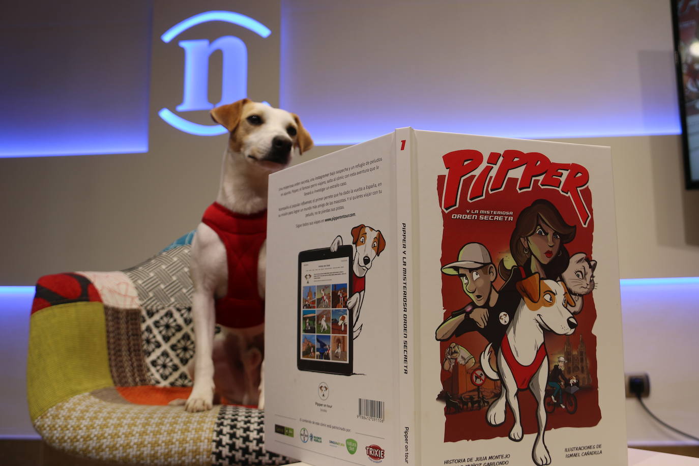 El perro aventurero más famoso de España ha acudido a la redacción para presentar el nuevo comic en el que se convierte en protagonista de una historia.