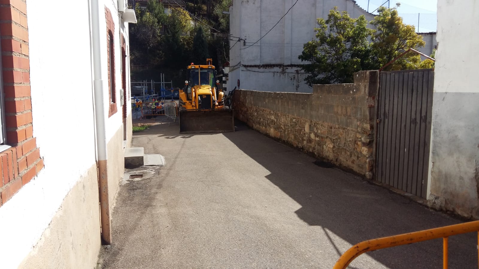 Construcción de un nuevo puente en Ciñera sobre el arroyo del Faedo.