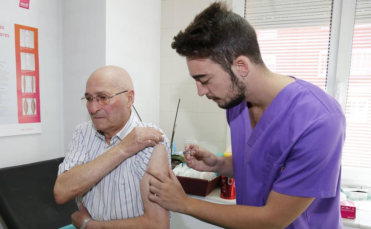 Vacunación de gripe en Palencia el año pasado. 