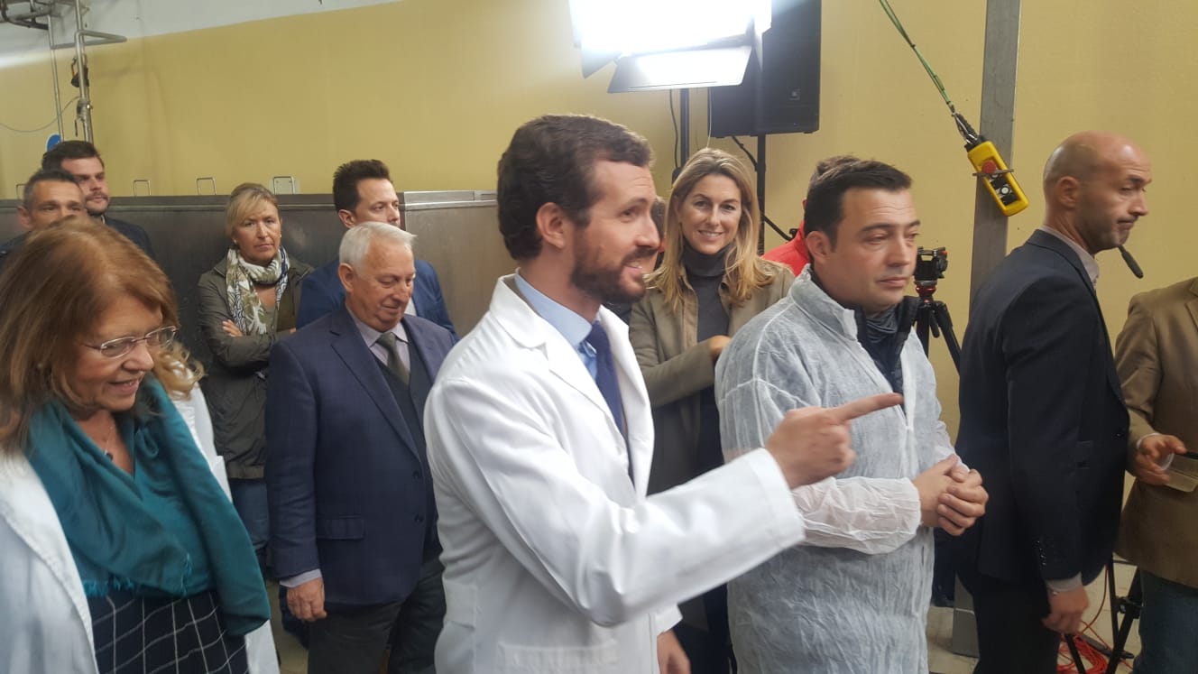 Casado se compromete con León: «España necesita otro presidente leonés pero uno que no deje tres millones de parados».