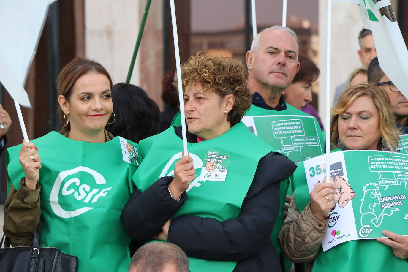 Los sindicatos de los empleados públicos reivindican que la Junta de Castilla y León devuelva los derechos a los 15.000 funcionarios de la provincia.