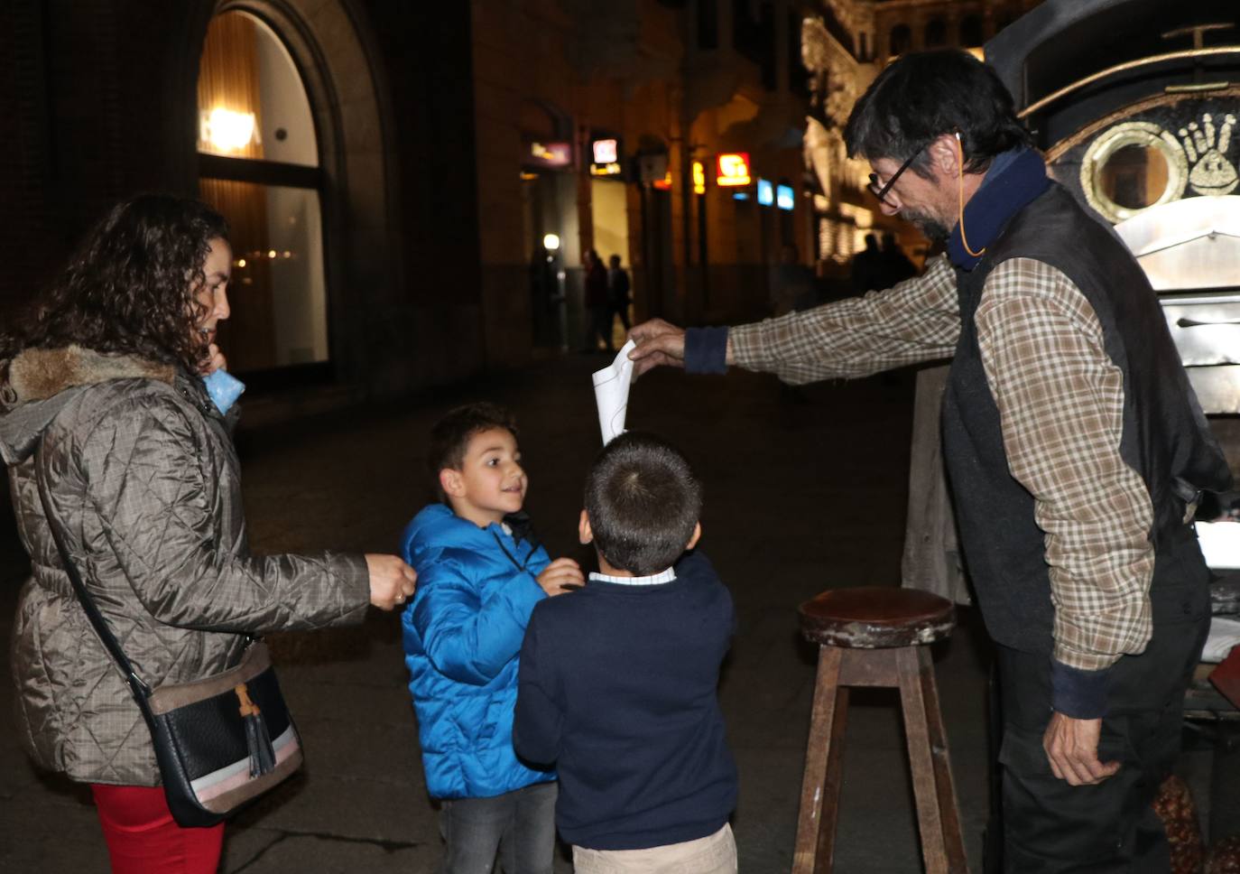 Fotos: El castañero vuelve a la calle Ancha