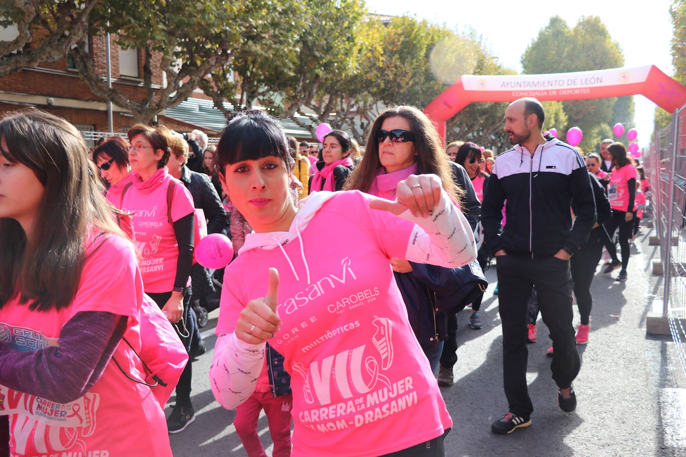 La ciudad de León acoge una nueva carrera de la lucha contra el cáncer de mama.