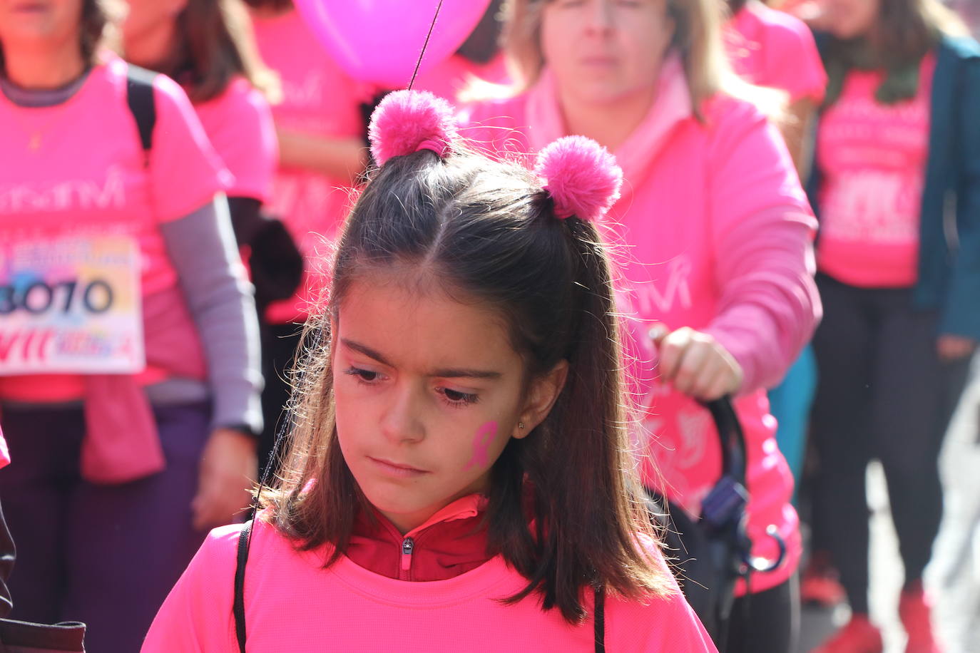 La ciudad de León acoge una nueva carrera de la lucha contra el cáncer de mama.