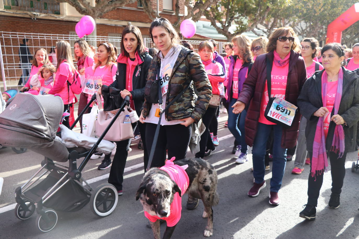 La ciudad de León acoge una nueva carrera de la lucha contra el cáncer de mama.