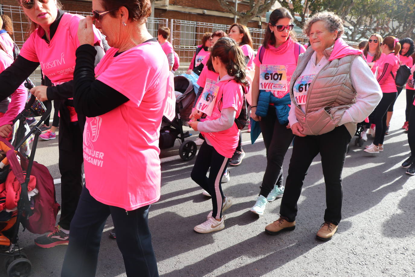 La ciudad de León acoge una nueva carrera de la lucha contra el cáncer de mama.