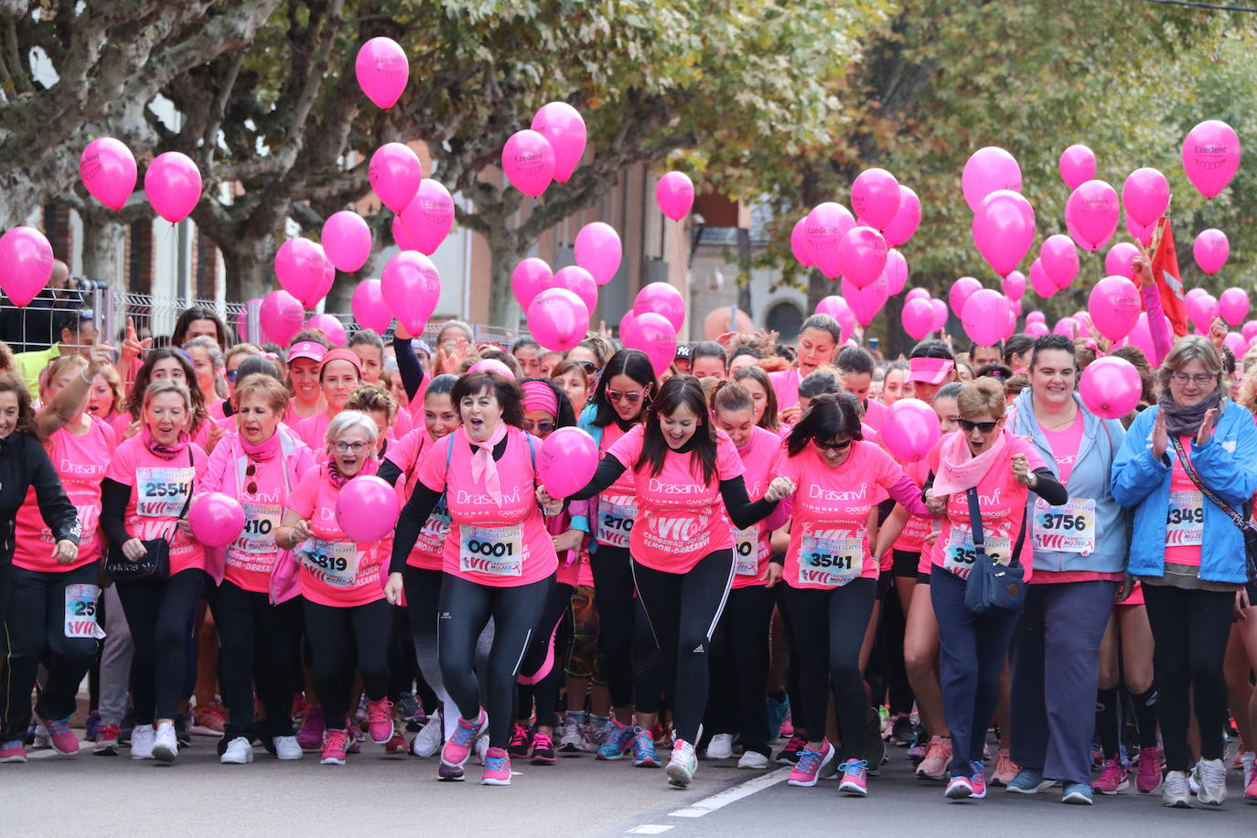 La ciudad de León acoge una nueva carrera de la lucha contra el cáncer de mama.