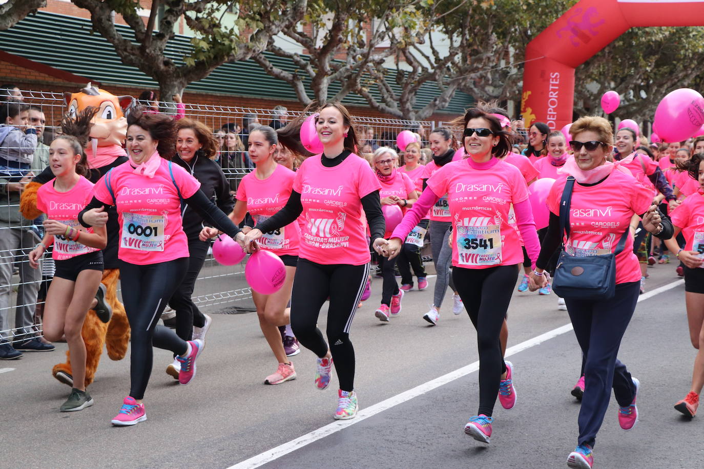 La ciudad de León acoge una nueva carrera de la lucha contra el cáncer de mama.