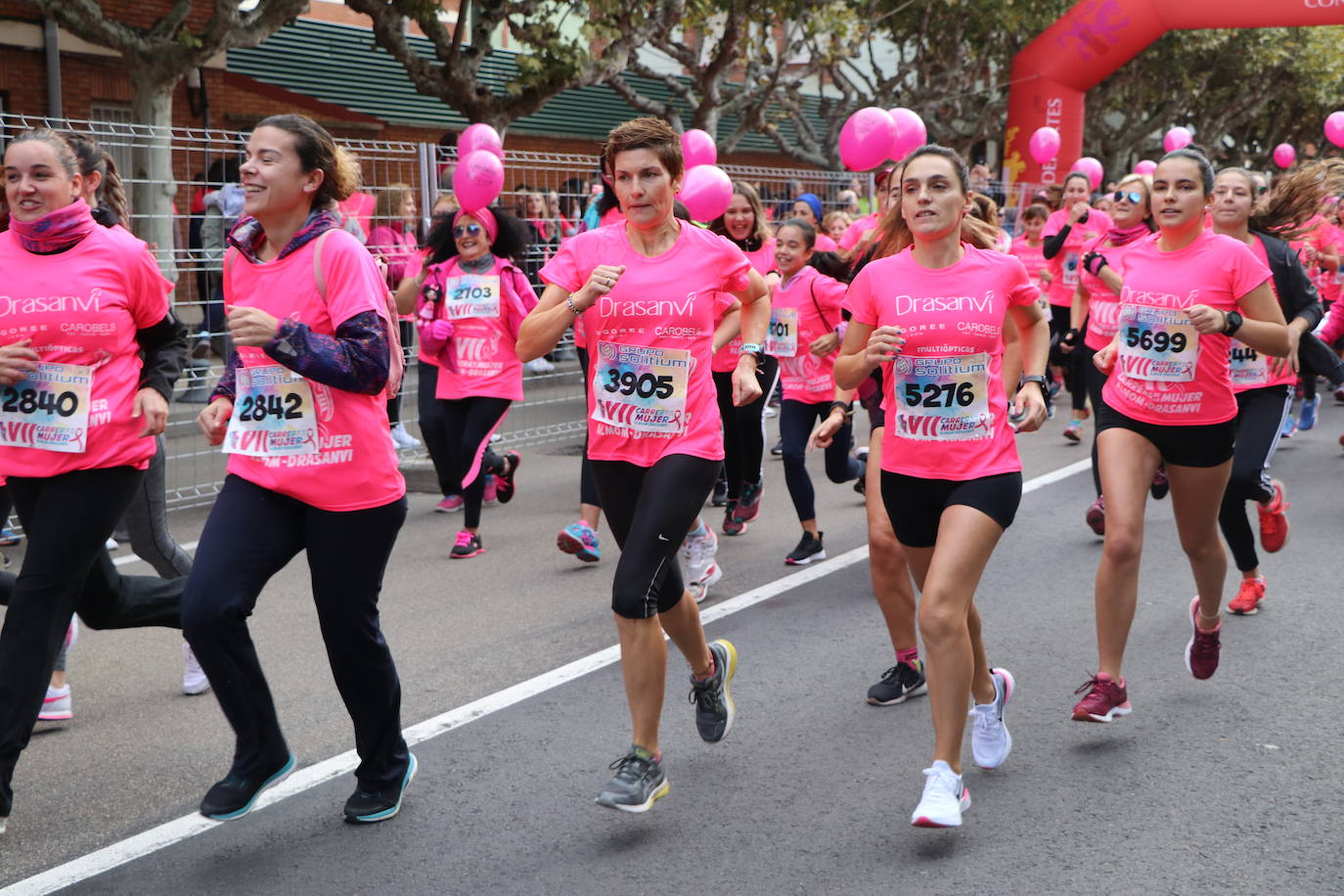 La ciudad de León acoge una nueva carrera de la lucha contra el cáncer de mama.