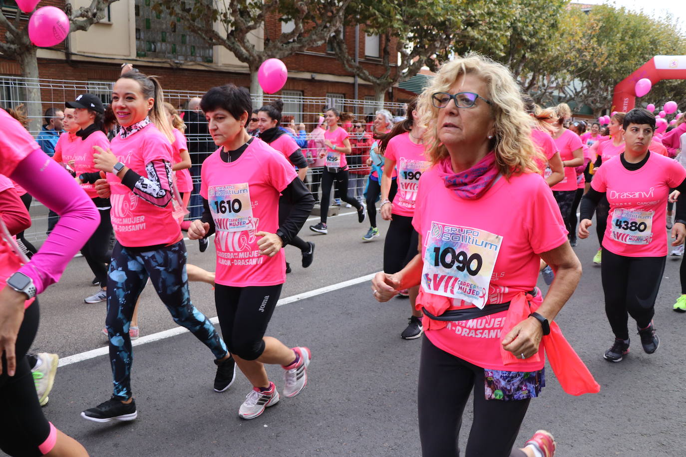 La ciudad de León acoge una nueva carrera de la lucha contra el cáncer de mama.