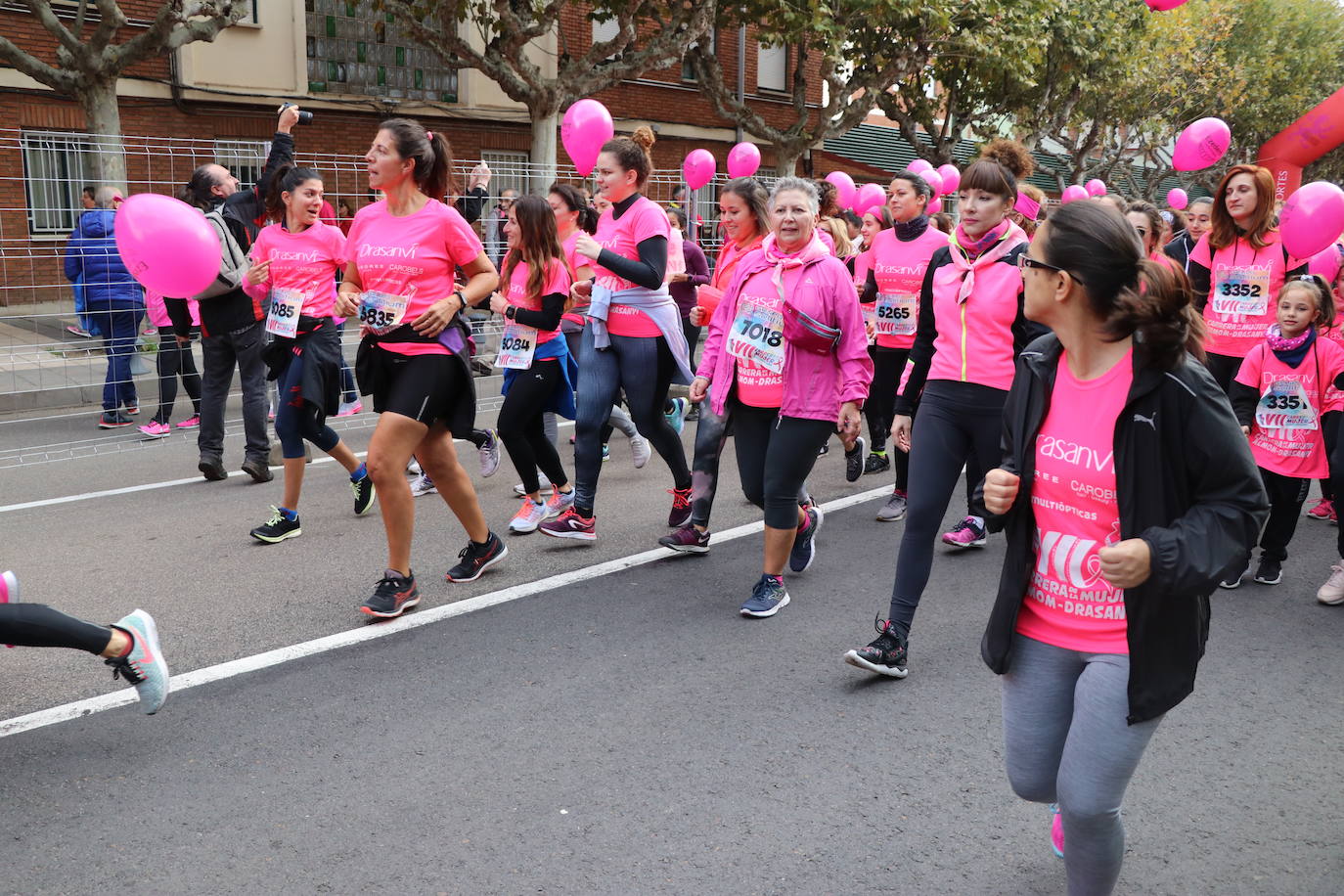 La ciudad de León acoge una nueva carrera de la lucha contra el cáncer de mama.