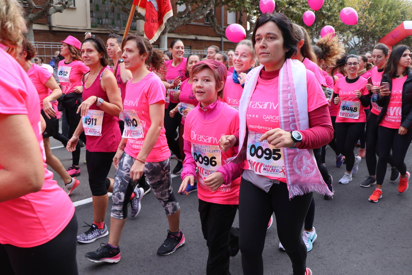 La ciudad de León acoge una nueva carrera de la lucha contra el cáncer de mama.