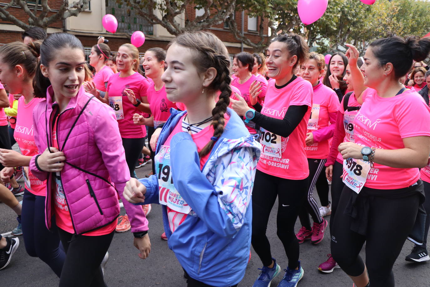 La ciudad de León acoge una nueva carrera de la lucha contra el cáncer de mama.