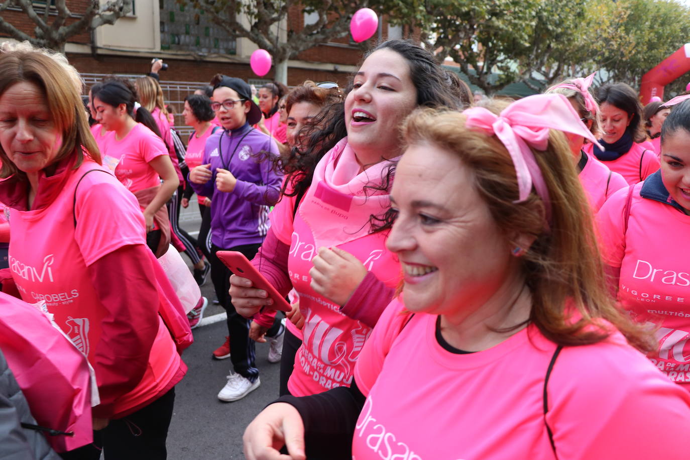 La ciudad de León acoge una nueva carrera de la lucha contra el cáncer de mama.