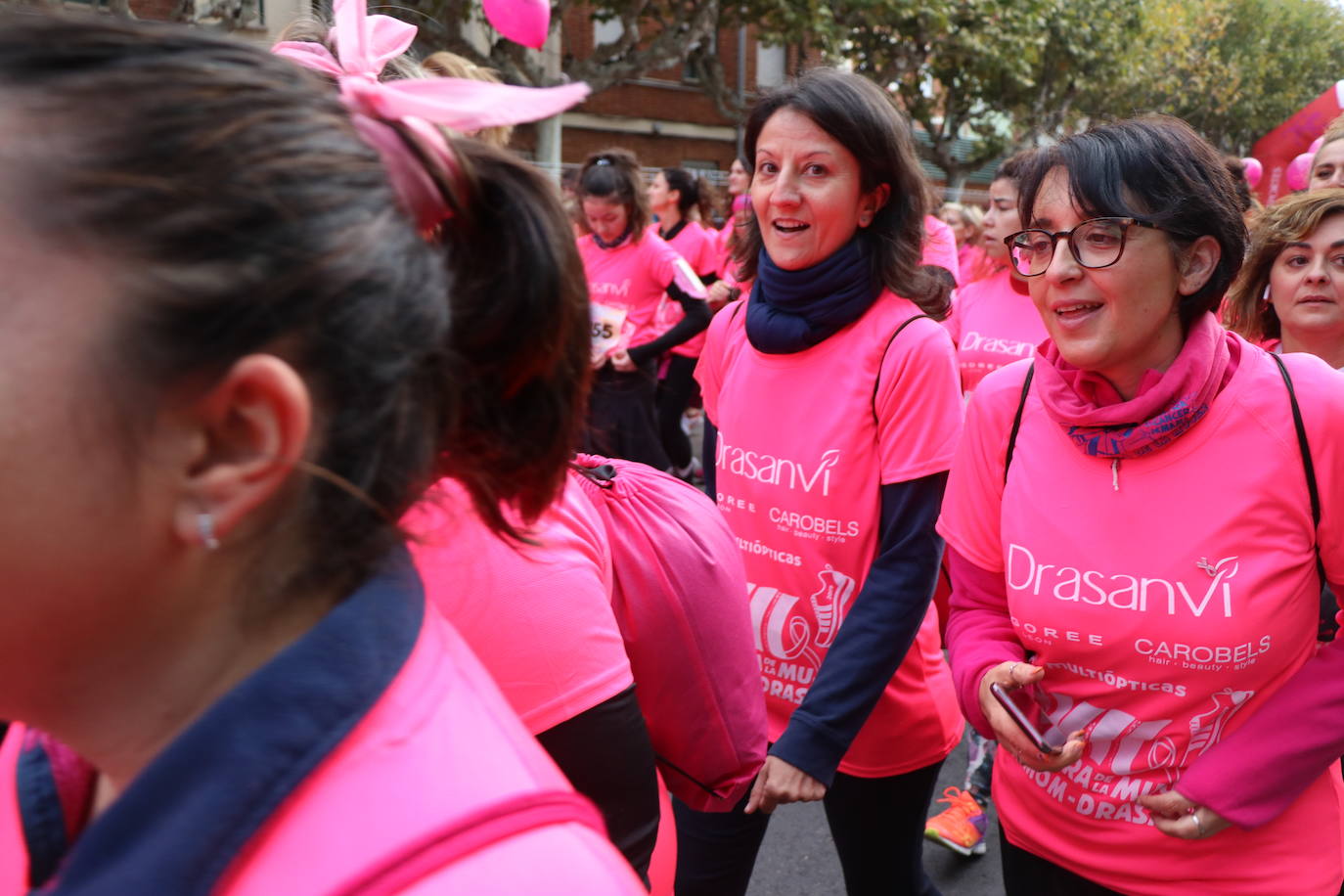 La ciudad de León acoge una nueva carrera de la lucha contra el cáncer de mama.