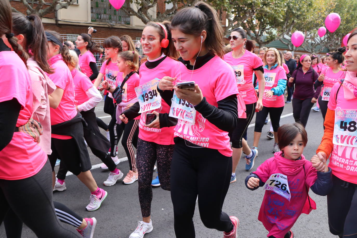 La ciudad de León acoge una nueva carrera de la lucha contra el cáncer de mama.