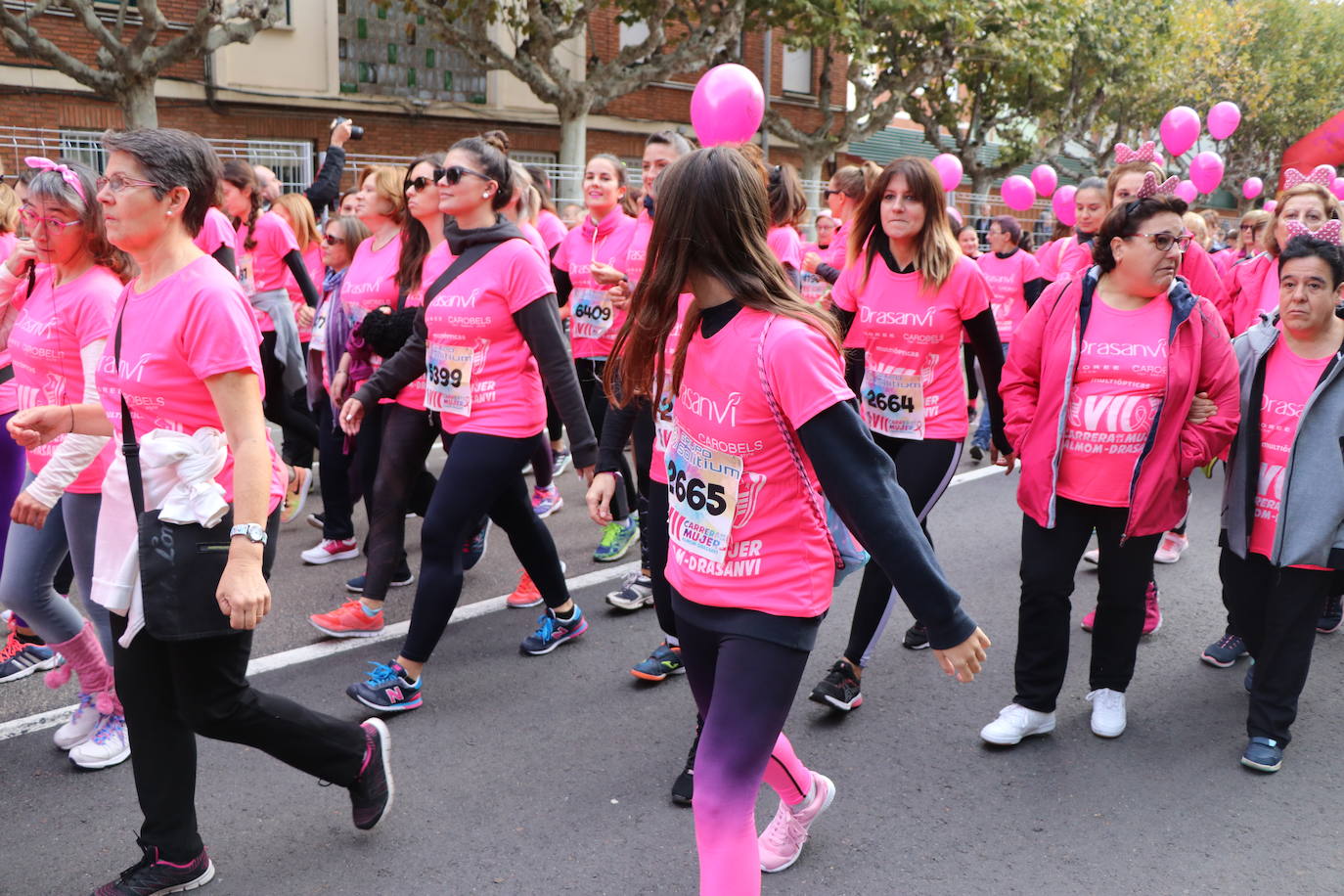 La ciudad de León acoge una nueva carrera de la lucha contra el cáncer de mama.