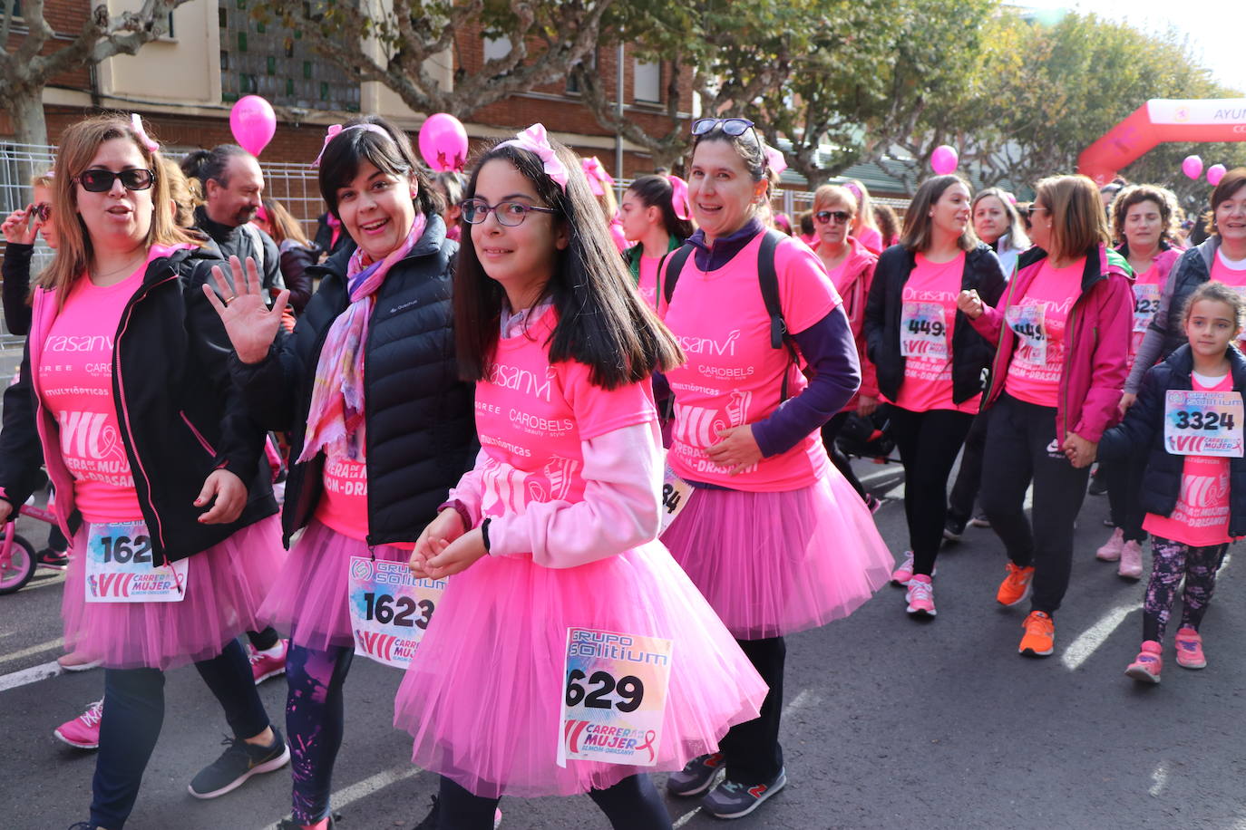 La ciudad de León acoge una nueva carrera de la lucha contra el cáncer de mama.