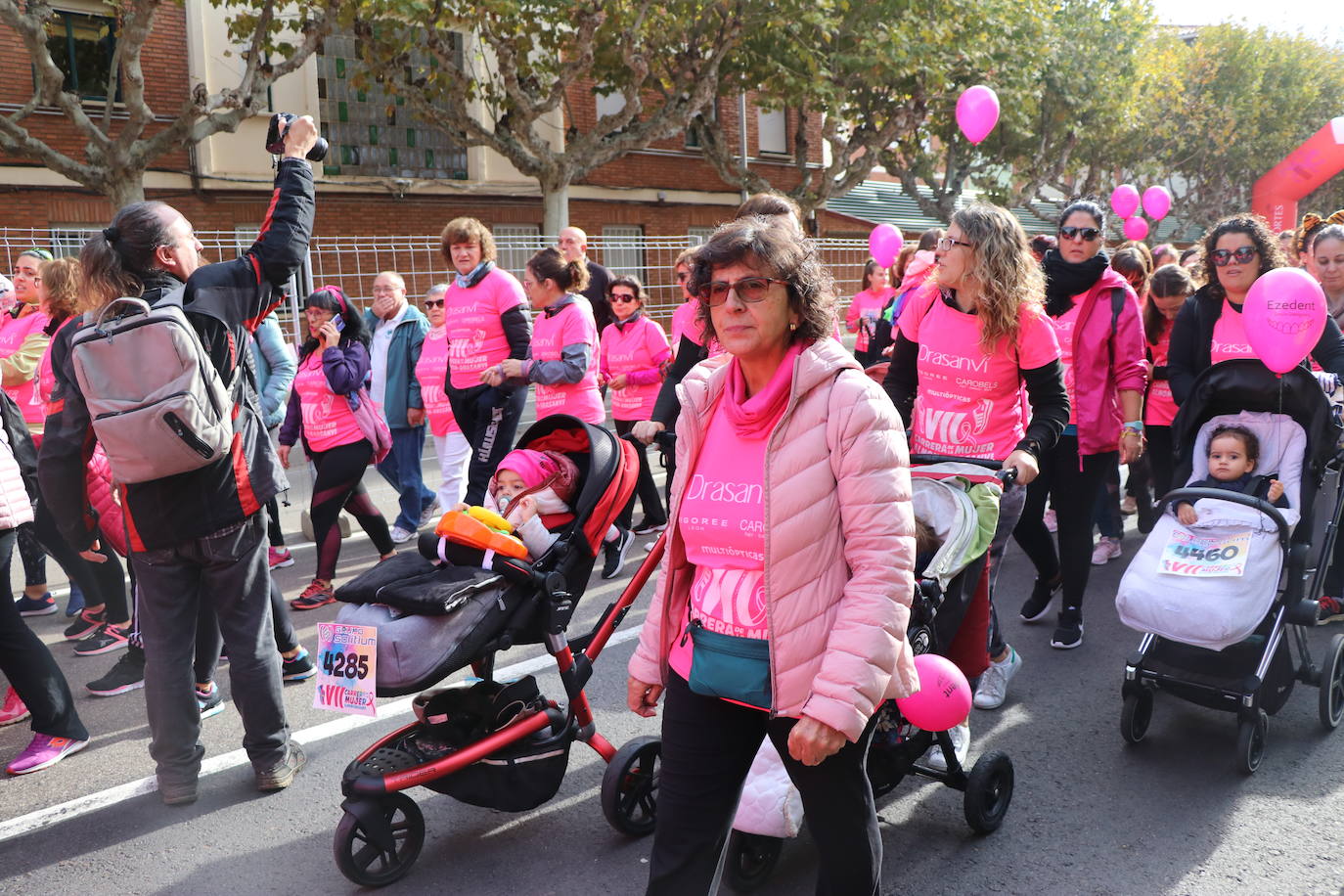 La ciudad de León acoge una nueva carrera de la lucha contra el cáncer de mama.