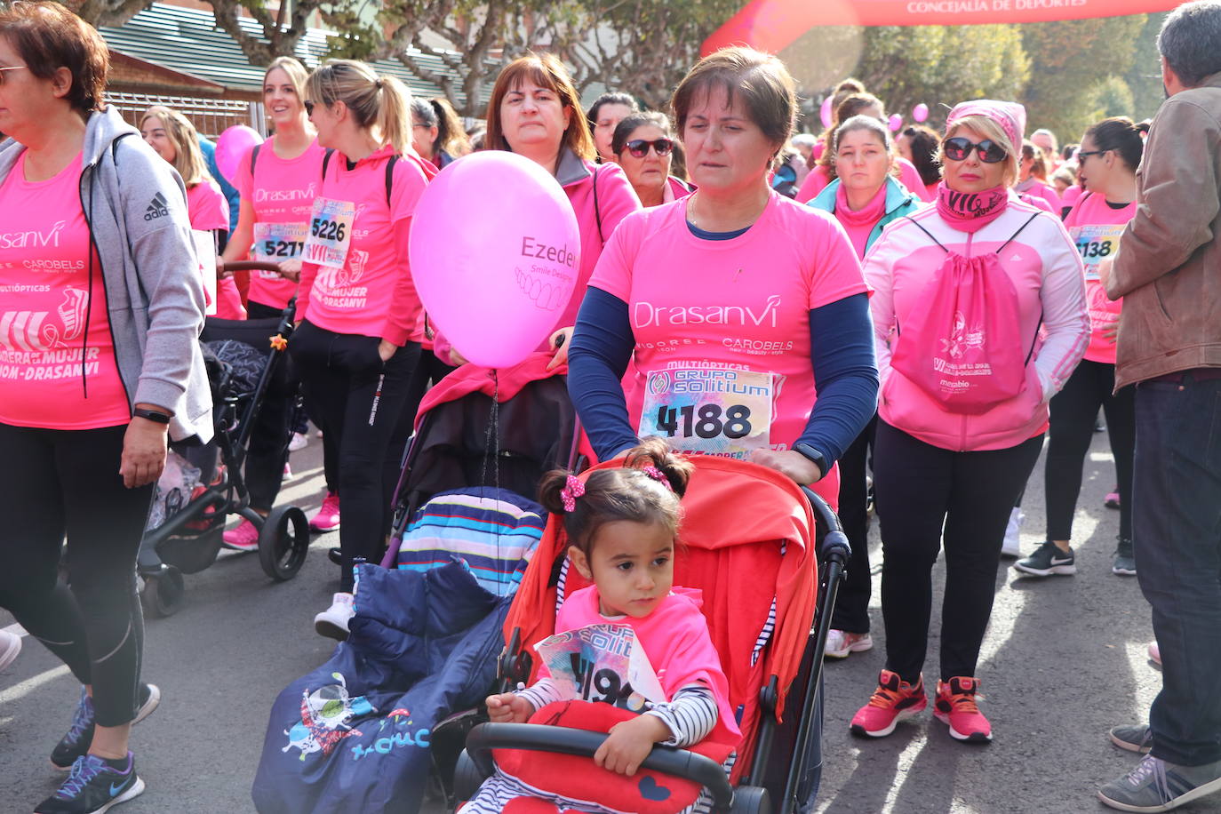 La ciudad de León acoge una nueva carrera de la lucha contra el cáncer de mama.