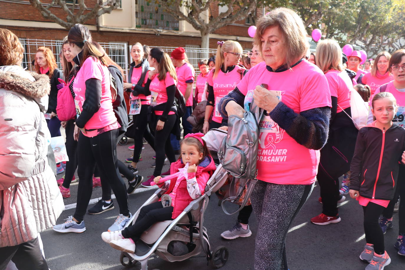 La ciudad de León acoge una nueva carrera de la lucha contra el cáncer de mama.