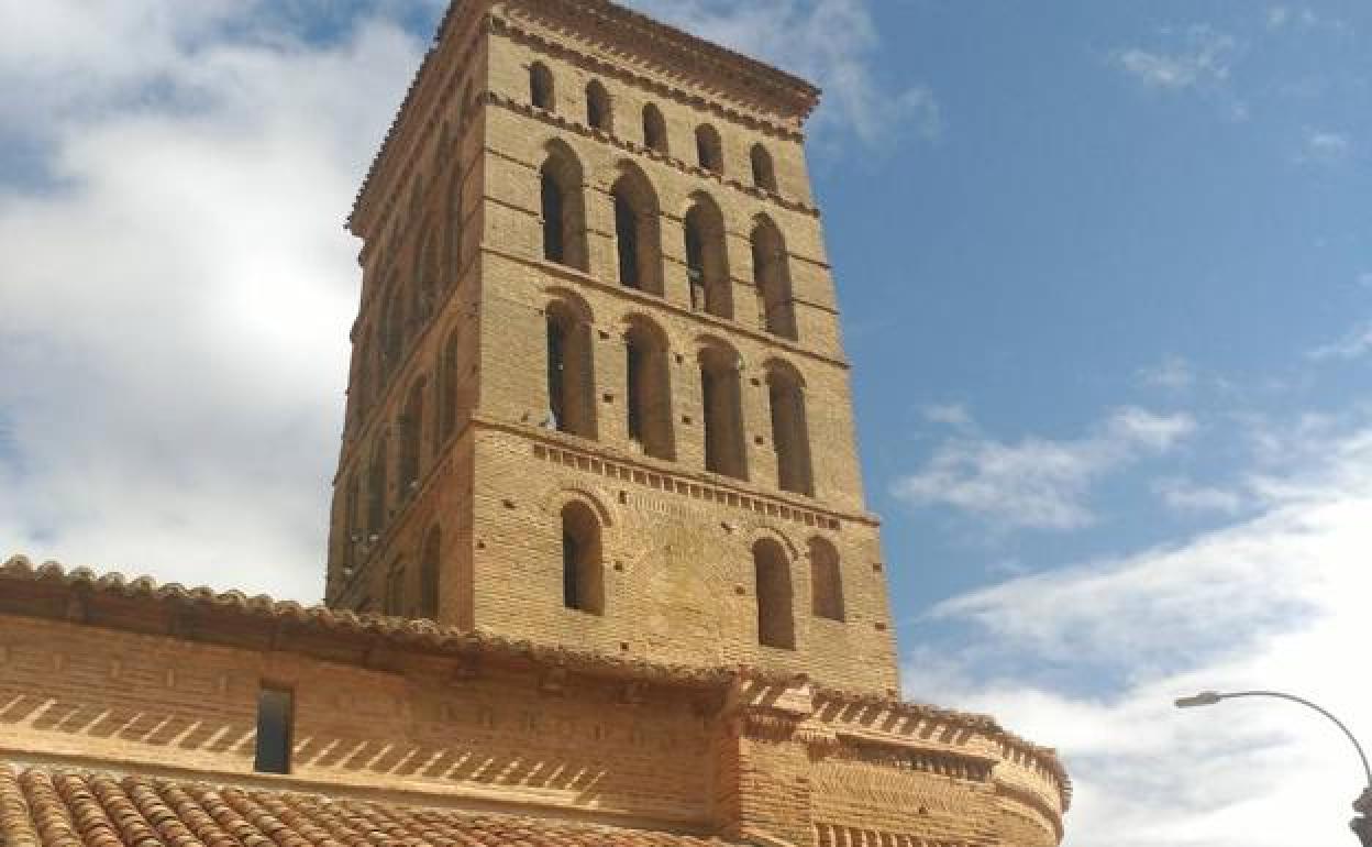 Torre de la iglesia de San Lorenzo, en Sahagún. 