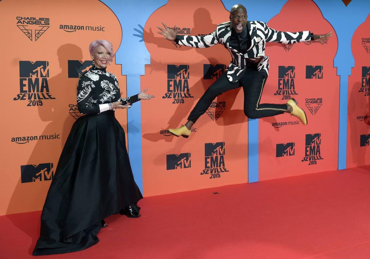 Terry Crews (d) posa en el photocall de los MTV.