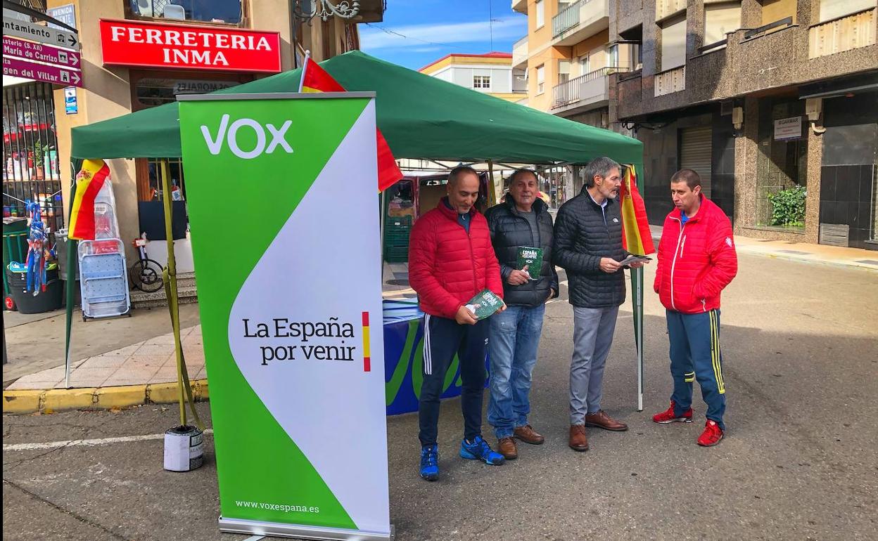 Carpa informativa de VOX en la provincia.