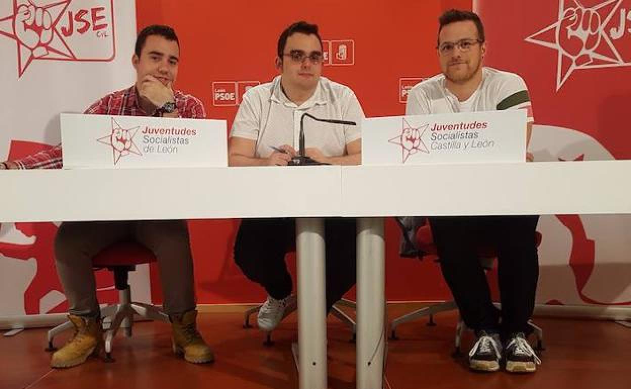 Juventudes Socialistas consideran que la campaña 'Pinosánchez' de Nuevas Generaciones es una «tomadura de pelo»