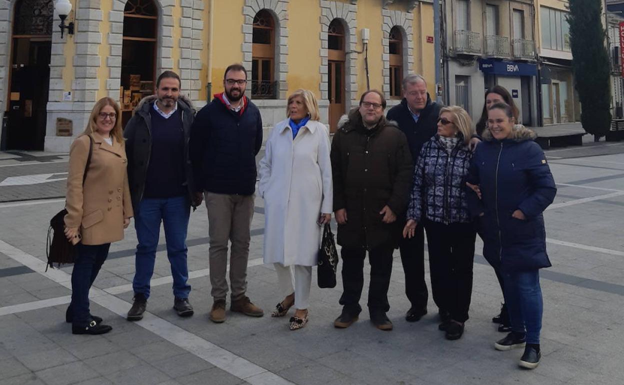 Antonio Silván visita La Bañeza como candidato del PP al Senado por León