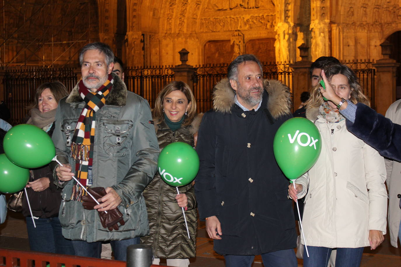 La formación de SAntiago Abascal se muestra optimista con sacar el diputado por León a los pies de la Catedral.