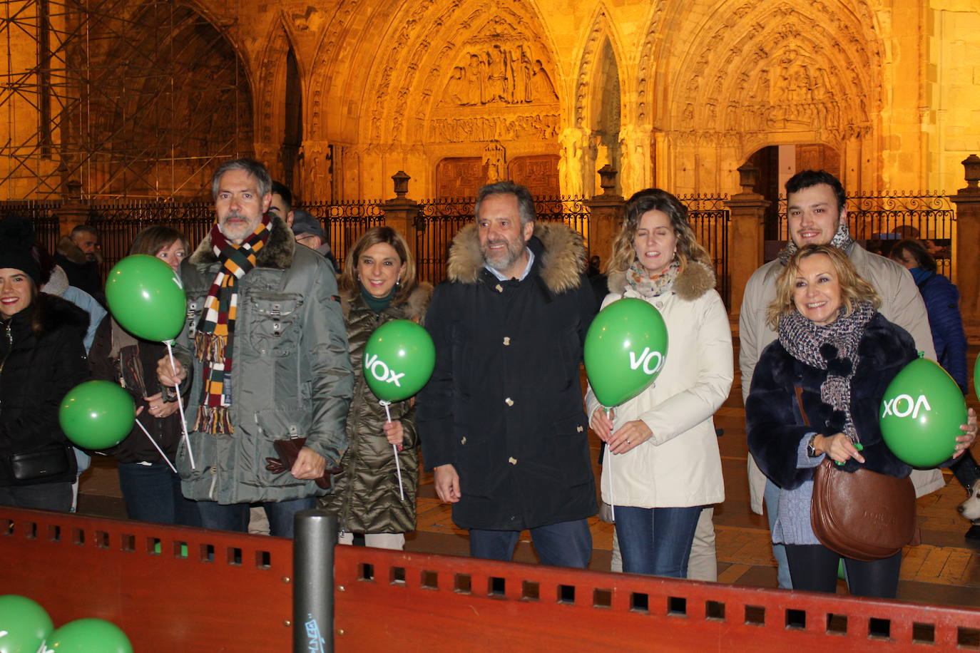 La formación de SAntiago Abascal se muestra optimista con sacar el diputado por León a los pies de la Catedral.