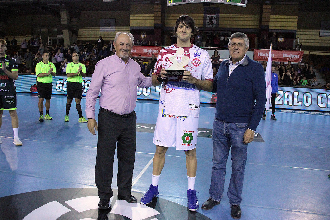 Los leoneses disputaron la novena jornada de la Liga Asobal en el Palacio de los Deportes ante el debutante equipo castellano.