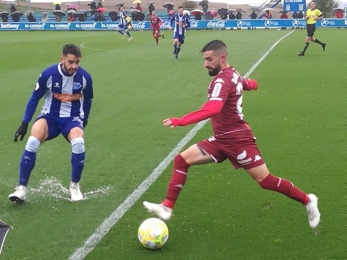 El encuentro de la jornada 12 está marcada por la lluvia y el estado del terreno de juego del campo de Ibaia