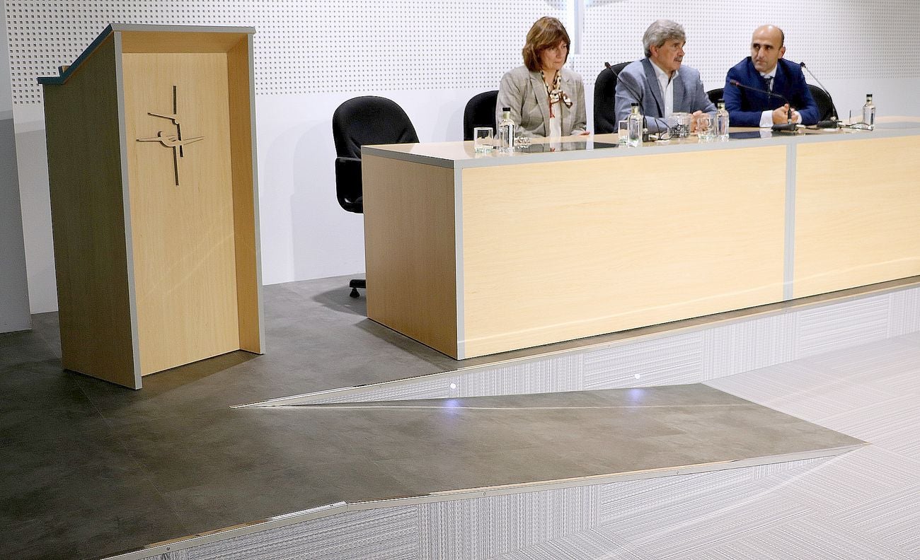 Un instante de la inauguración del nuevo salón.