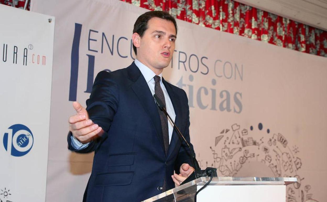 Albert Rivera durante un encuentro de leonoticias