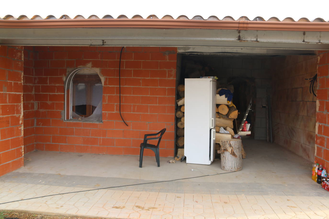 Teo Herrero levanta en la localidad leonesa de Fáfilas un nuevo hogar donde los paquetones de paja son el mejor aislante para construir el retiro al que acudir buscando tranquilidad