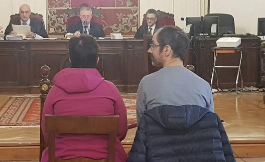 Un momento durante el juicio.