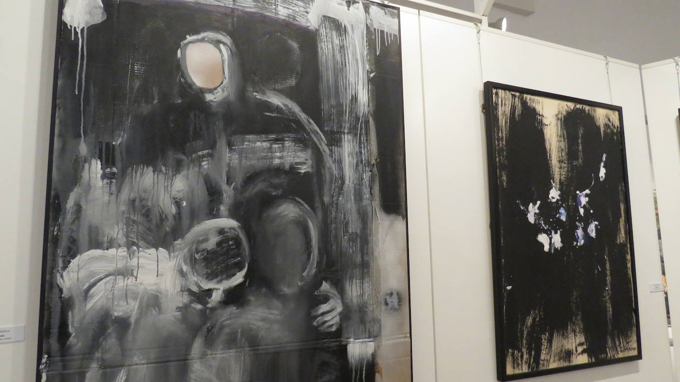 La iglesia acoge una muestra colectiva de diez artistas sobre pintura sacra