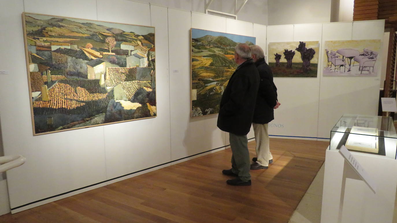 La iglesia acoge una muestra colectiva de diez artistas sobre pintura sacra