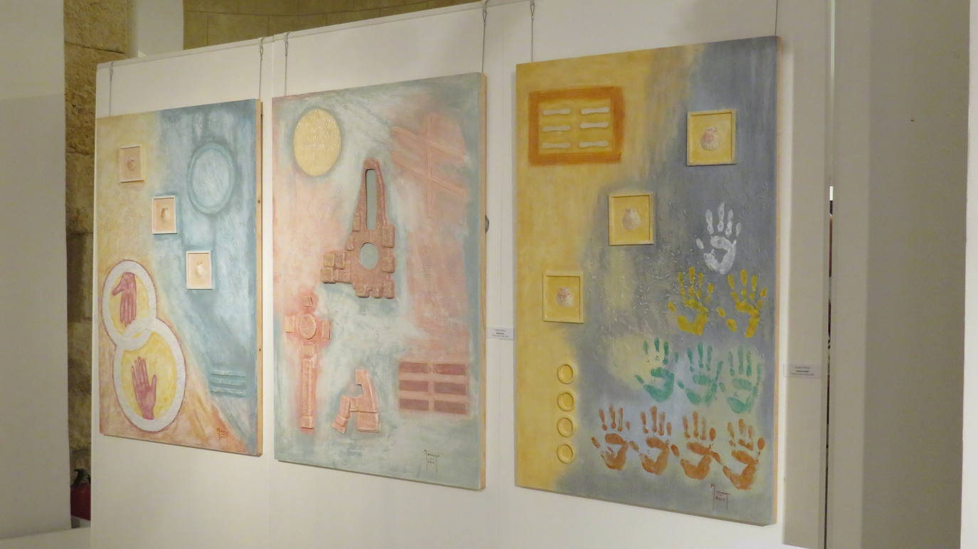 La iglesia acoge una muestra colectiva de diez artistas sobre pintura sacra