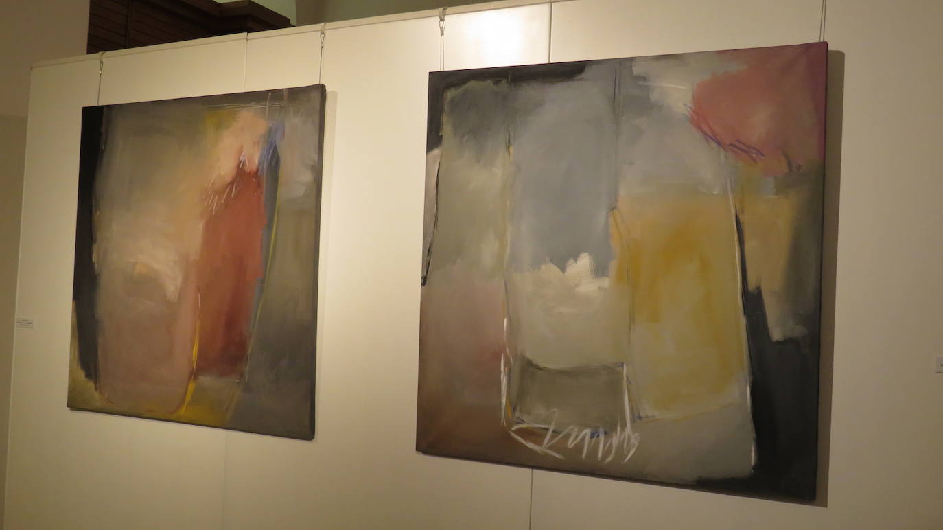 La iglesia acoge una muestra colectiva de diez artistas sobre pintura sacra