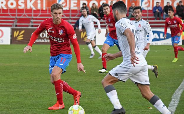 Lance del partido en la Planilla, entre el Calahorra y la Cultural.