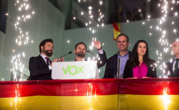 Vox, del desierto al poder en solo un año