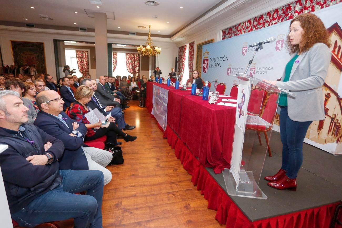 El ex presidente del Gobierno, José Luis Rodríguez Zapatero, asiste al acto institucional del Día Internacional de la Violencia contra la Mujer.