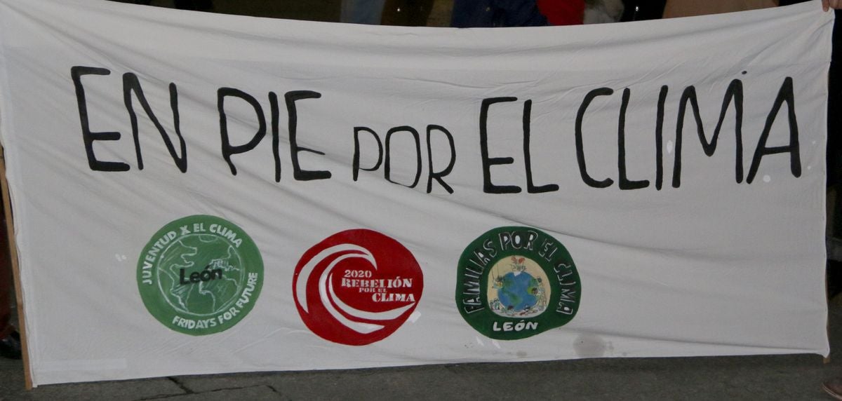 Fotos: Concentración contra el cambio climático en León