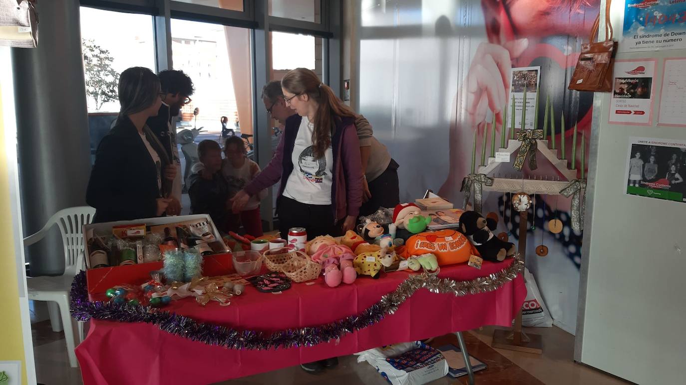 Fotos: El mercadillo solidario llega a Espacio León