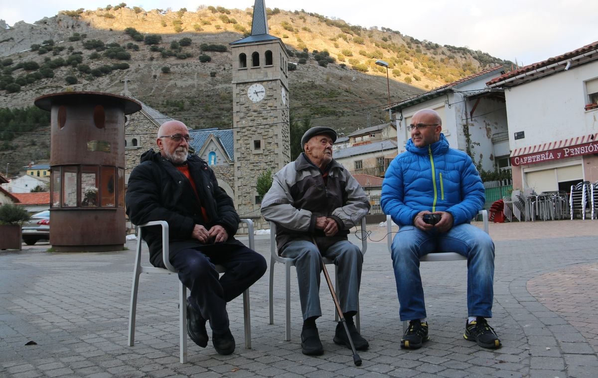 Javi, Pepe y Paco Cañizares, tres generaciones de mineros en Ciñera.