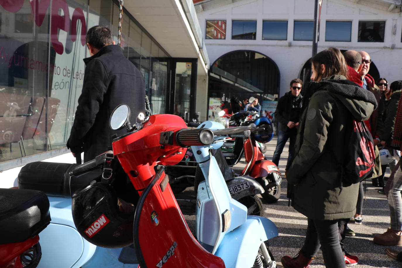 Fotos: Scooters y Lambrettas toman el Espacio Vías