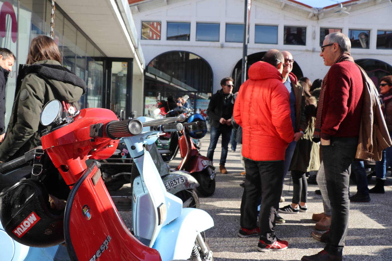 Fotos: Scooters y Lambrettas toman el Espacio Vías